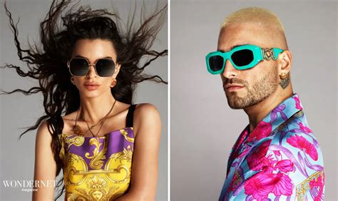 Ratajkowski e Maluma per Versace Eyewear SS2022 .